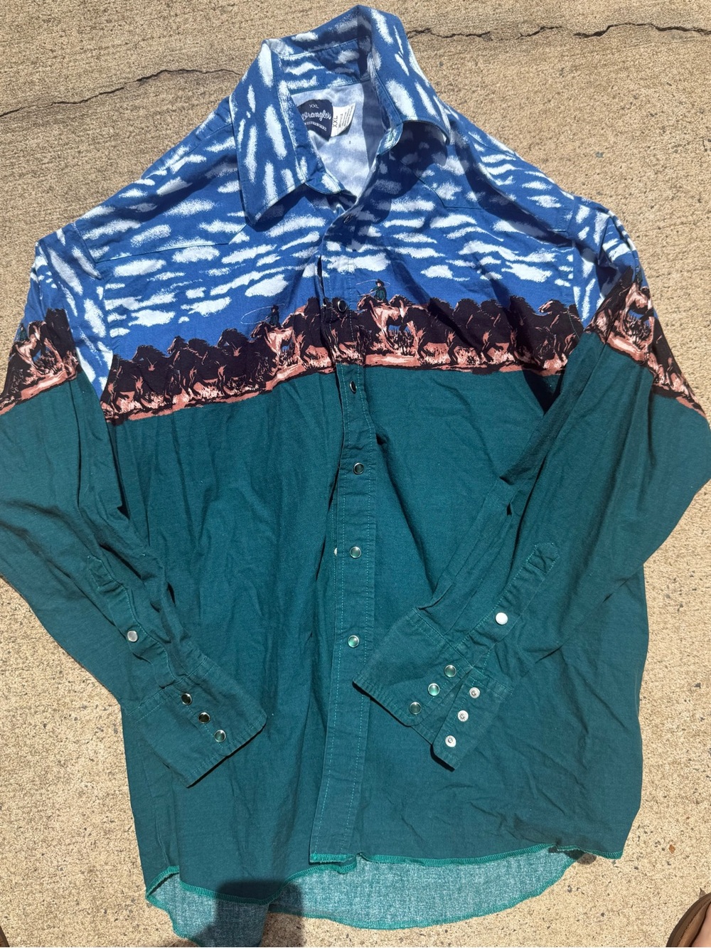 Vintage 90s *Rare* Wrangler Teal & Blue Western Print Button-Up Shirt
